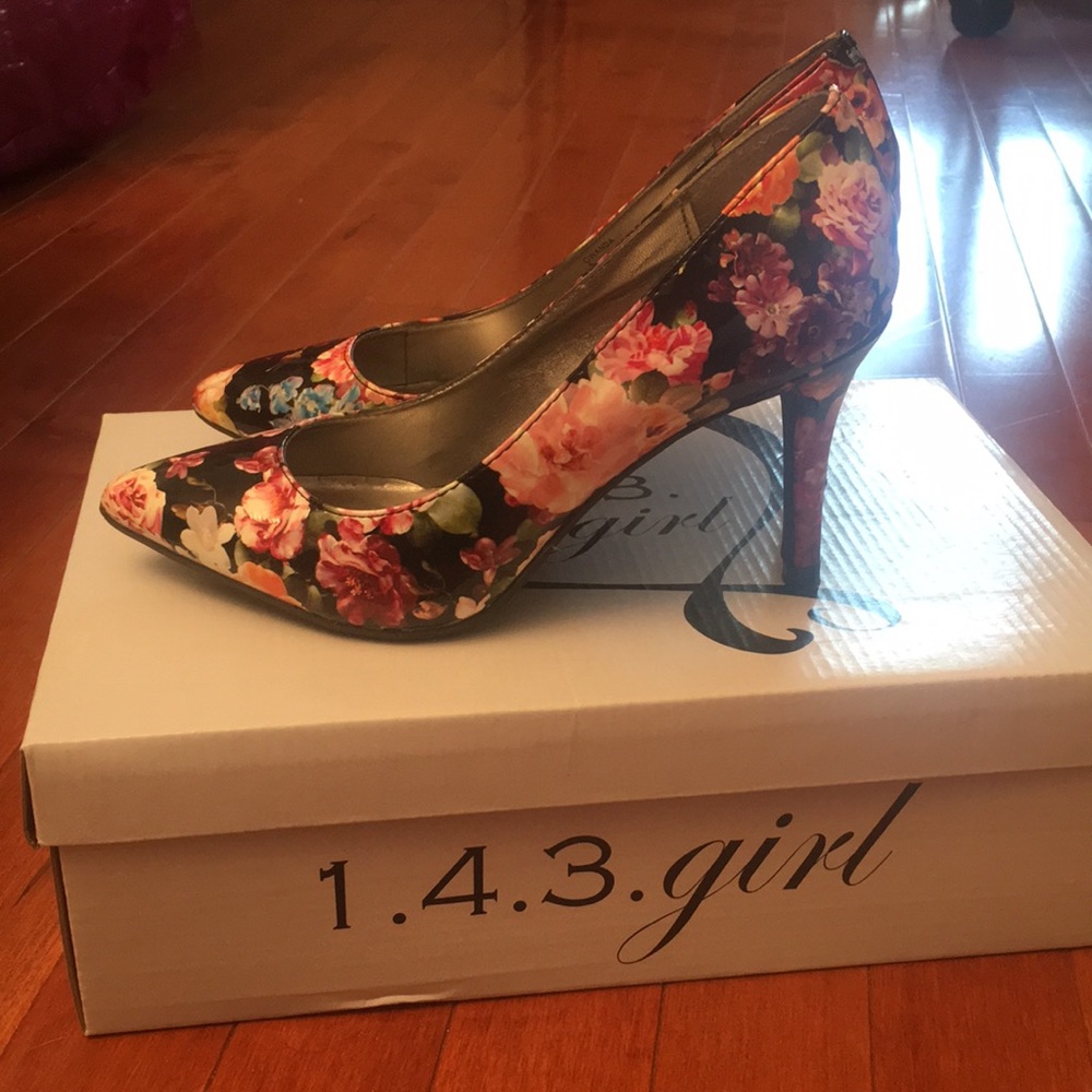 Floral pumps!